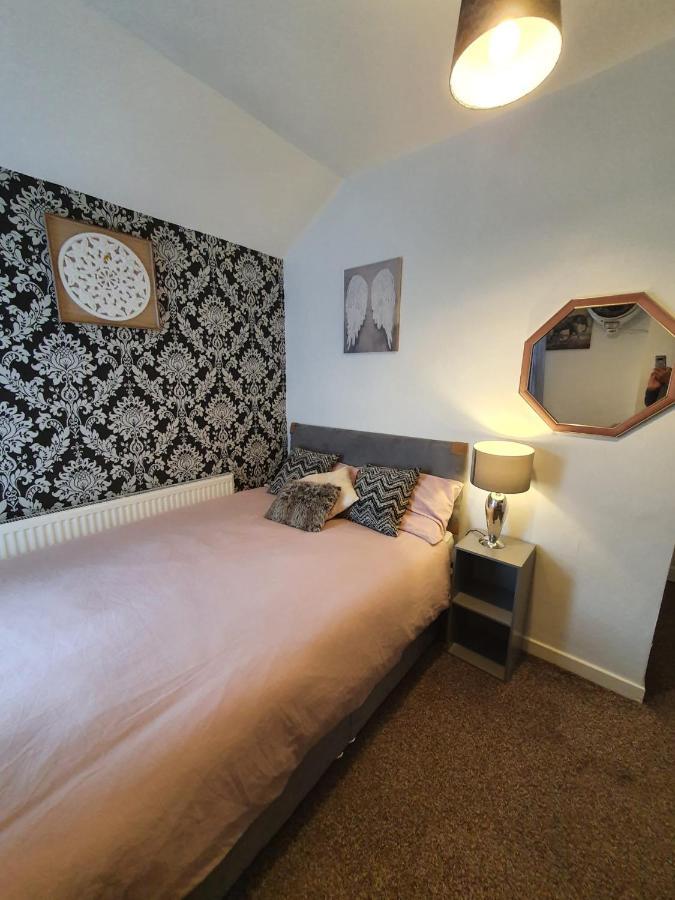 Private Room In Кардифф Экстерьер фото