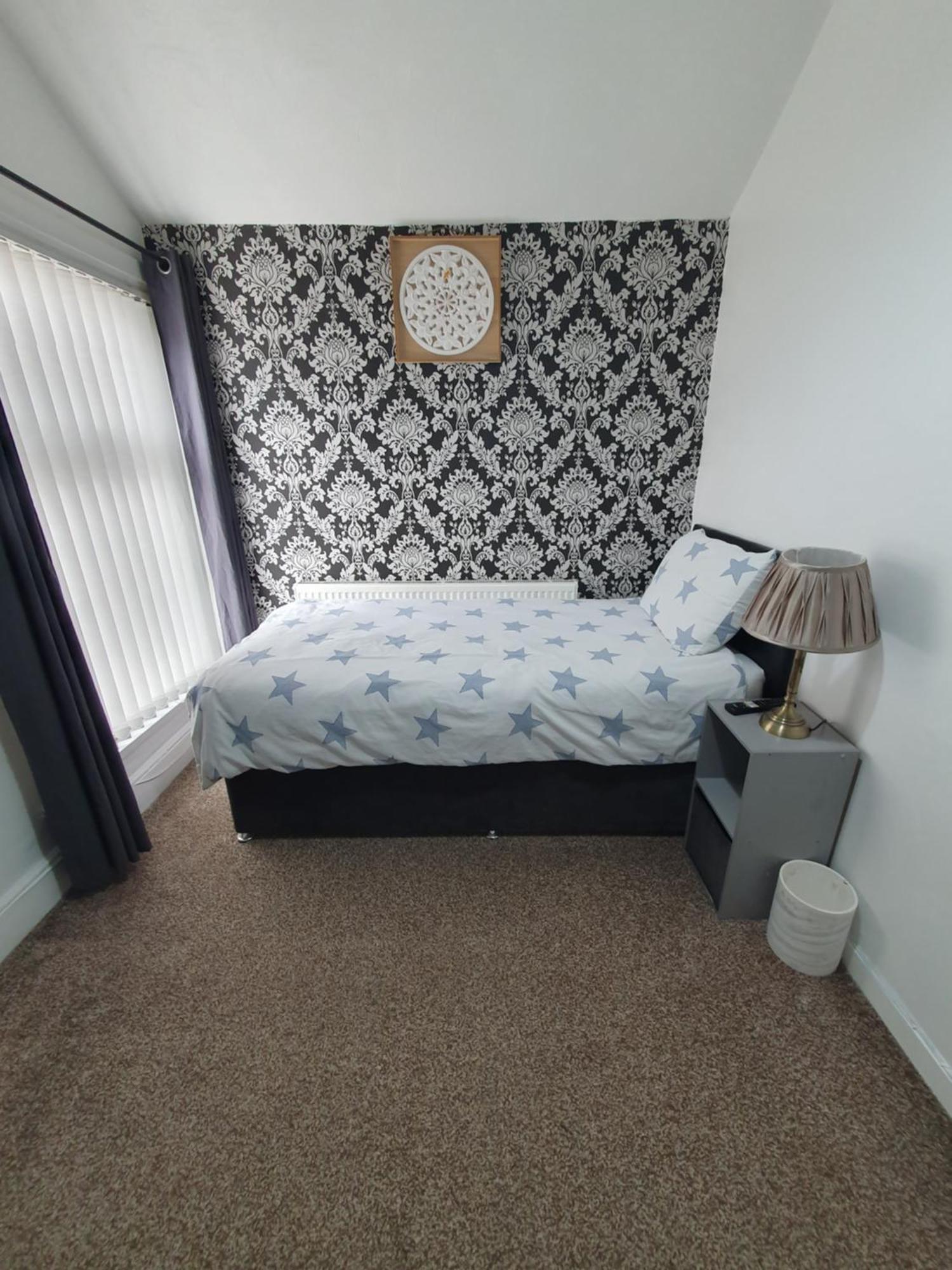 Private Room In Кардифф Экстерьер фото
